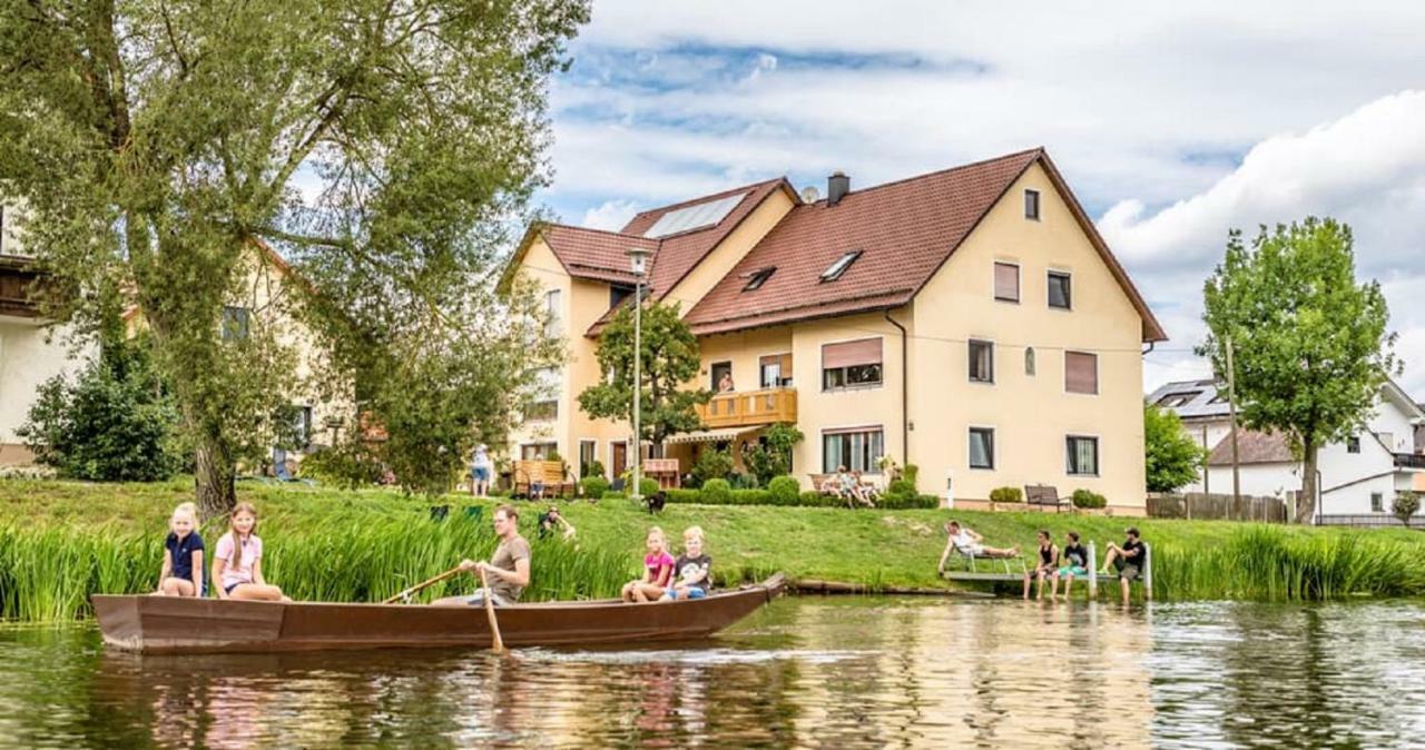 Bartlhof-Ferienwohnungen-Zimmer Burglengenfeld Dış mekan fotoğraf