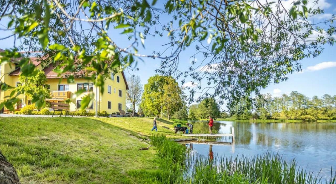 Bartlhof-Ferienwohnungen-Zimmer Burglengenfeld Dış mekan fotoğraf